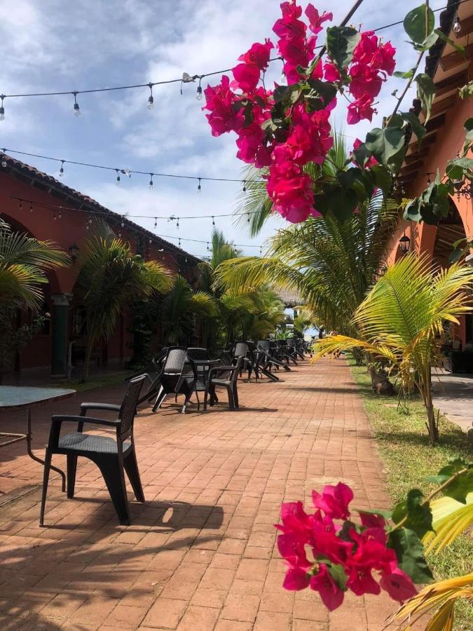 Sambo Mambo Beach Hotel Ел Куко Екстериор снимка